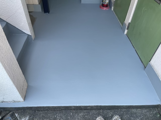 草加市　アパート　コンクリート床塗装　完成